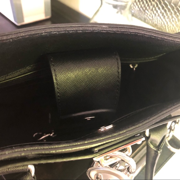 Black purse with silver padlock by Micheal Kors 🖤 - Picture 6 of 7